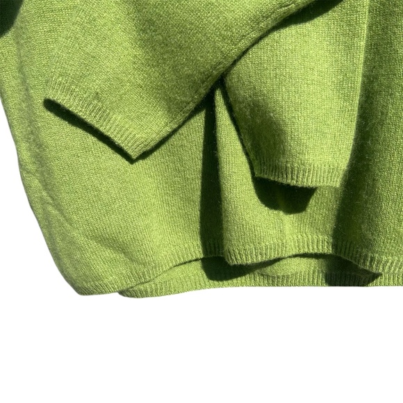 Only Mine 100 Cashmere V-Neck Sweaters - Picture 4 of 6